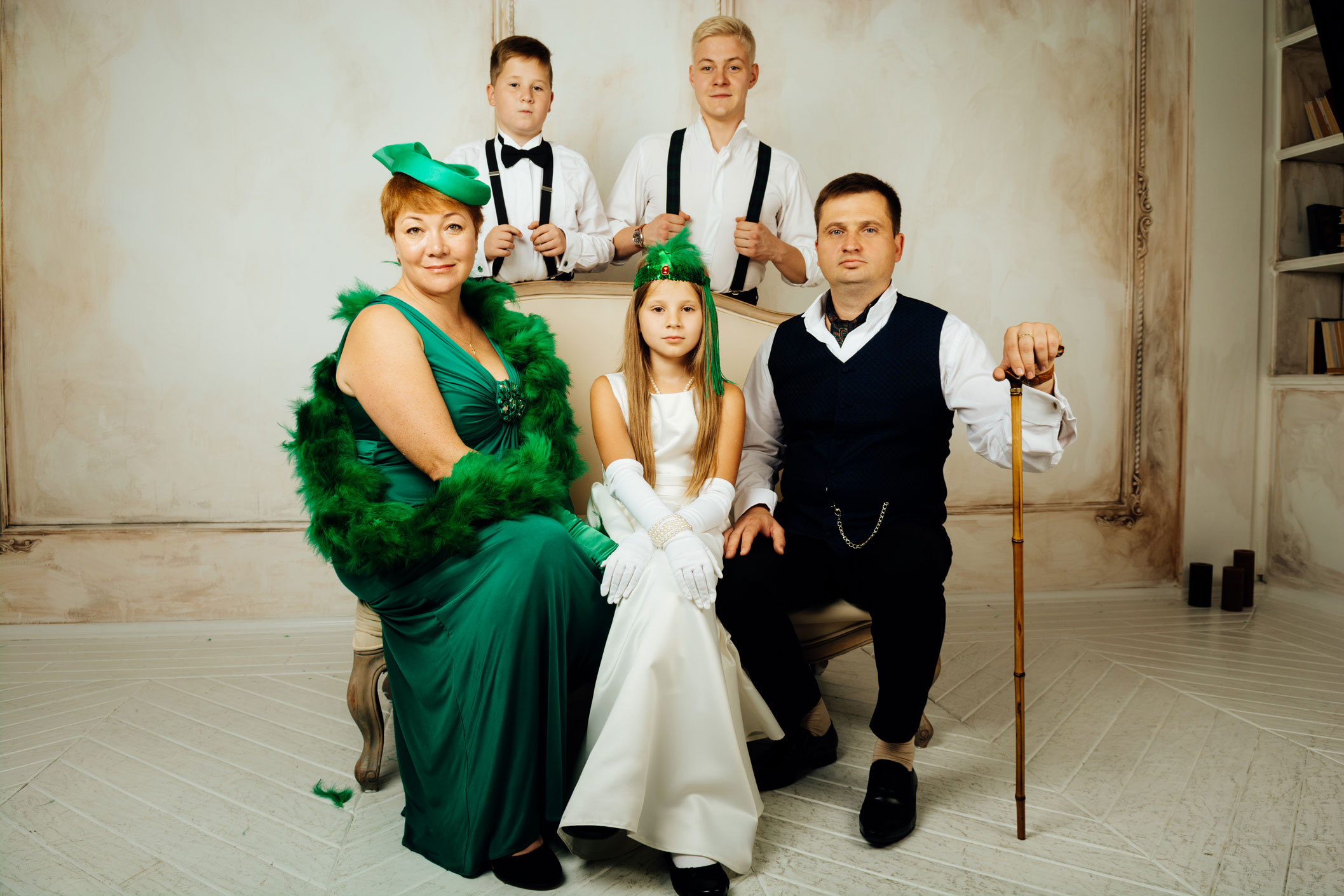 Семейная фотосессия в зеленом